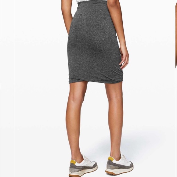 Lululemon Boulevard Bliss Gray Women's Skirt, Size 8 - Picture 2 of 7